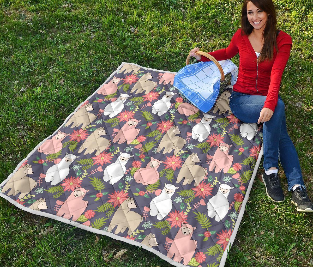 Alpaca Floral Pattern Print Quilt-grizzshop
