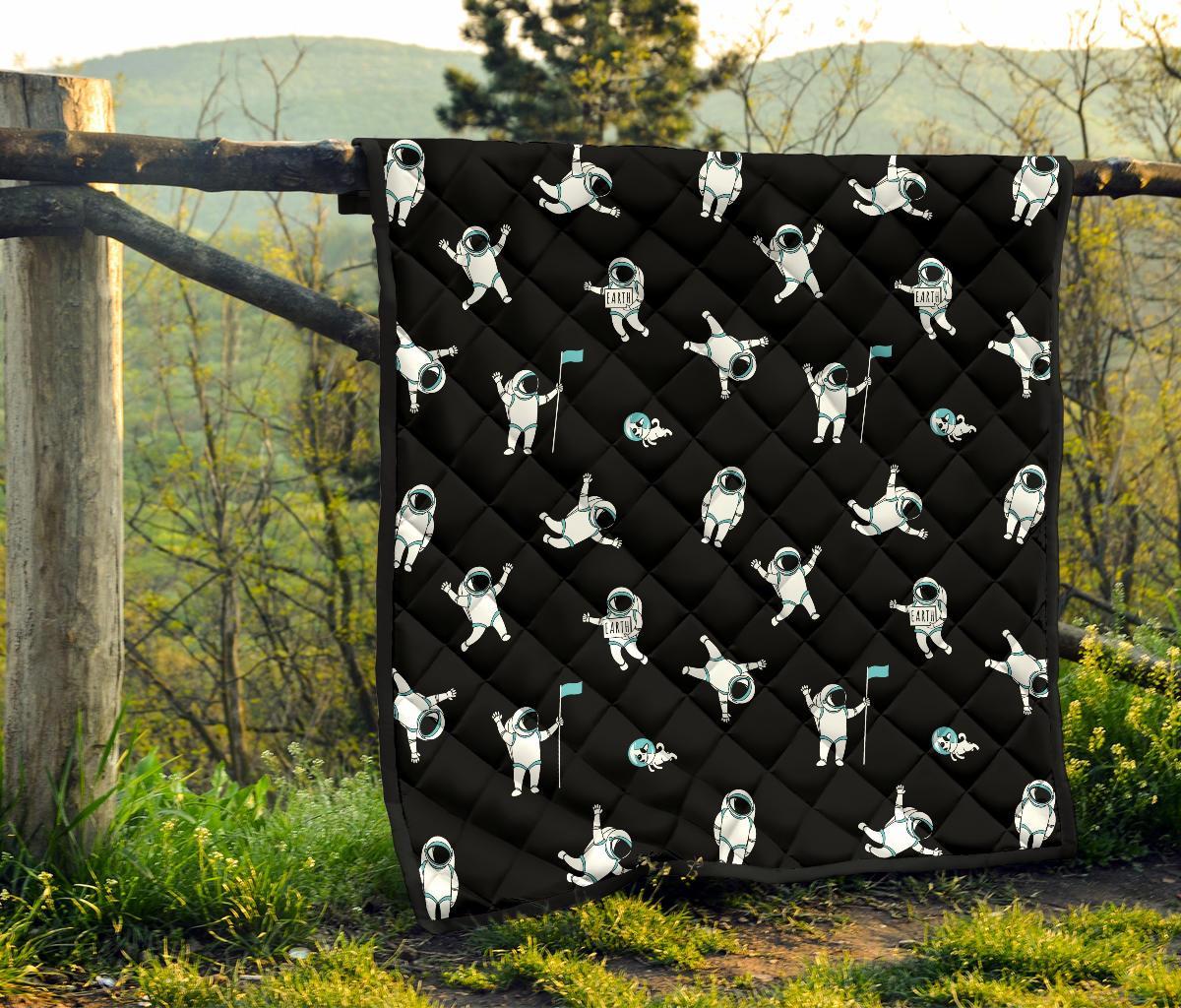 Astronaut Print Pattern Quilt-grizzshop