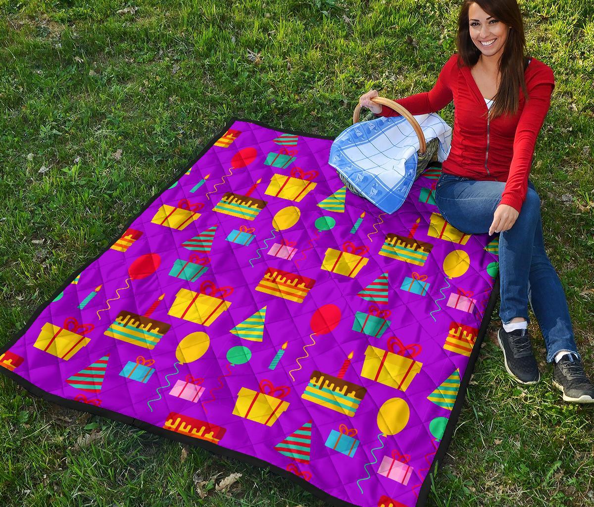 Birthday Pattern Print Quilt-grizzshop