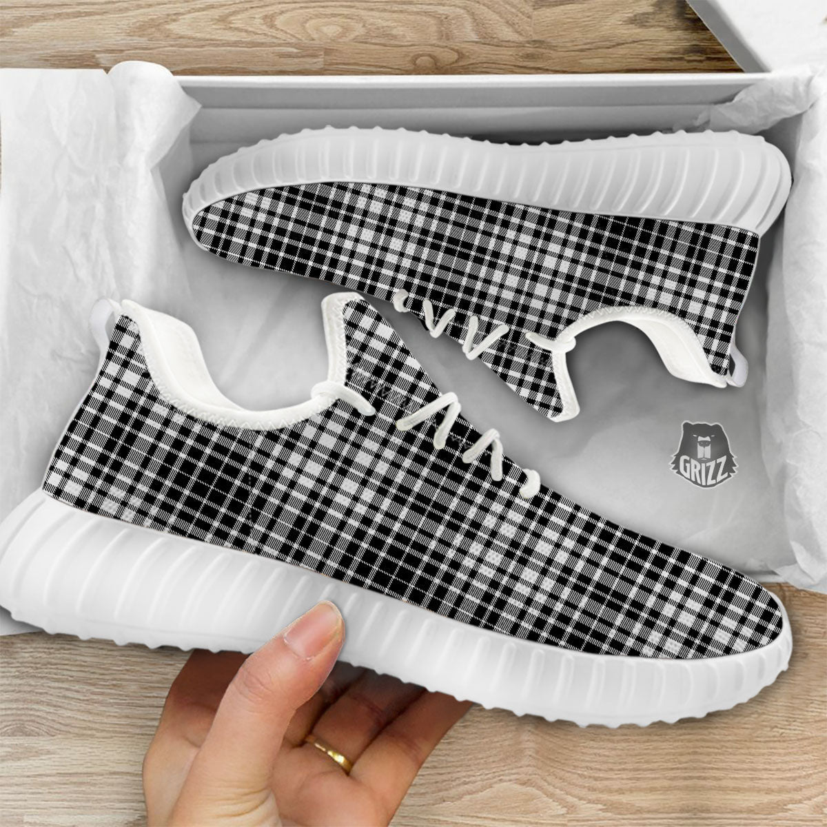 Border Tartan White And Black Print White Walking Shoes-grizzshop