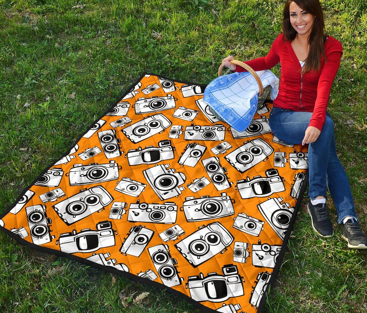 Camera Pattern Print Quilt-grizzshop