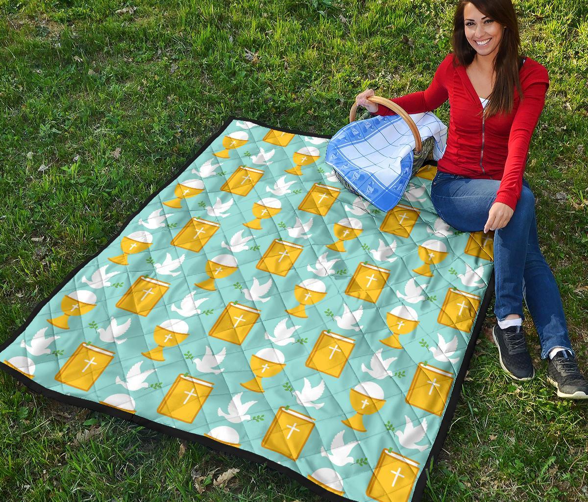 Christian Dove Pattern Print Quilt-grizzshop