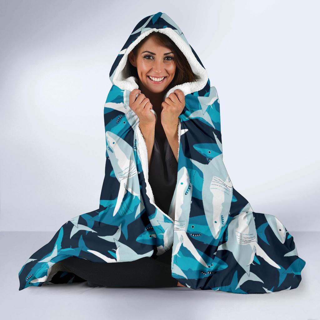 Circling Shark Pattern Print Hooded Blanket-grizzshop