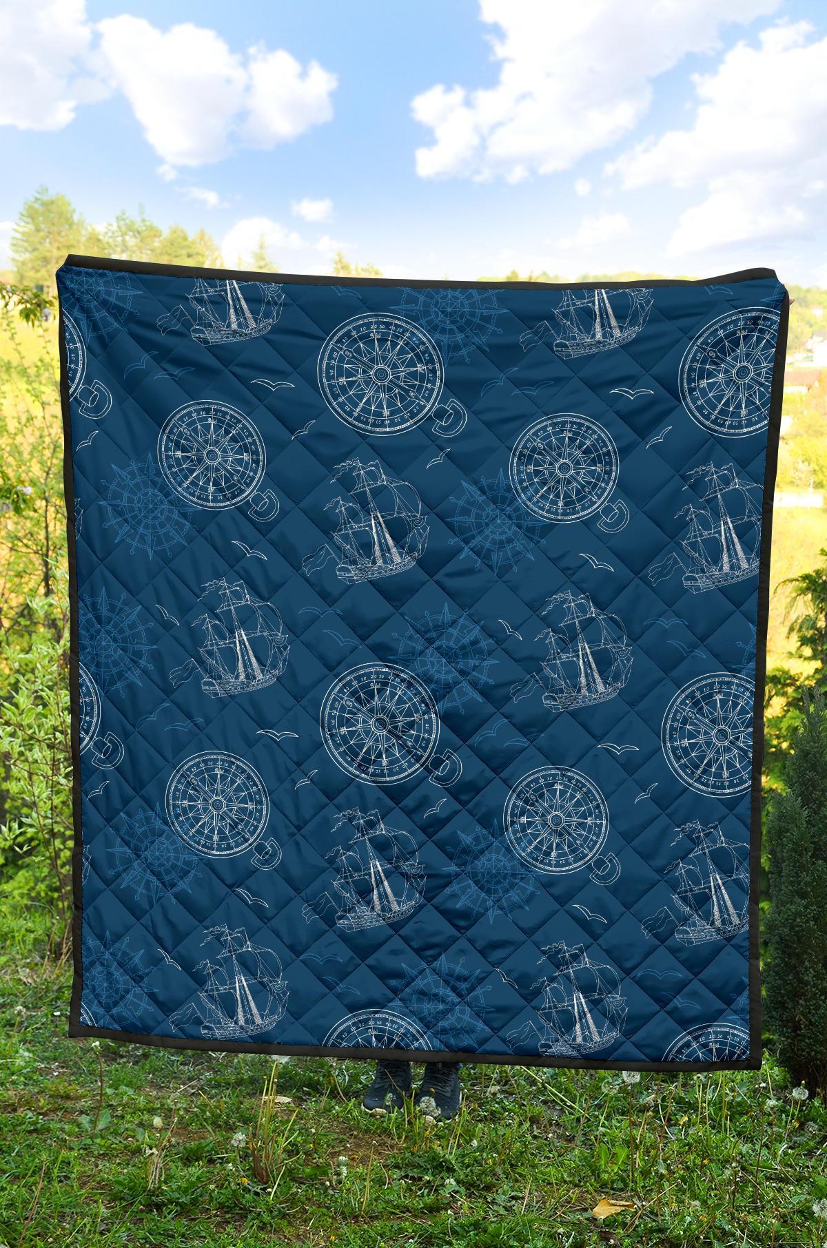 Compass Direction Pattern Print Quilt-grizzshop