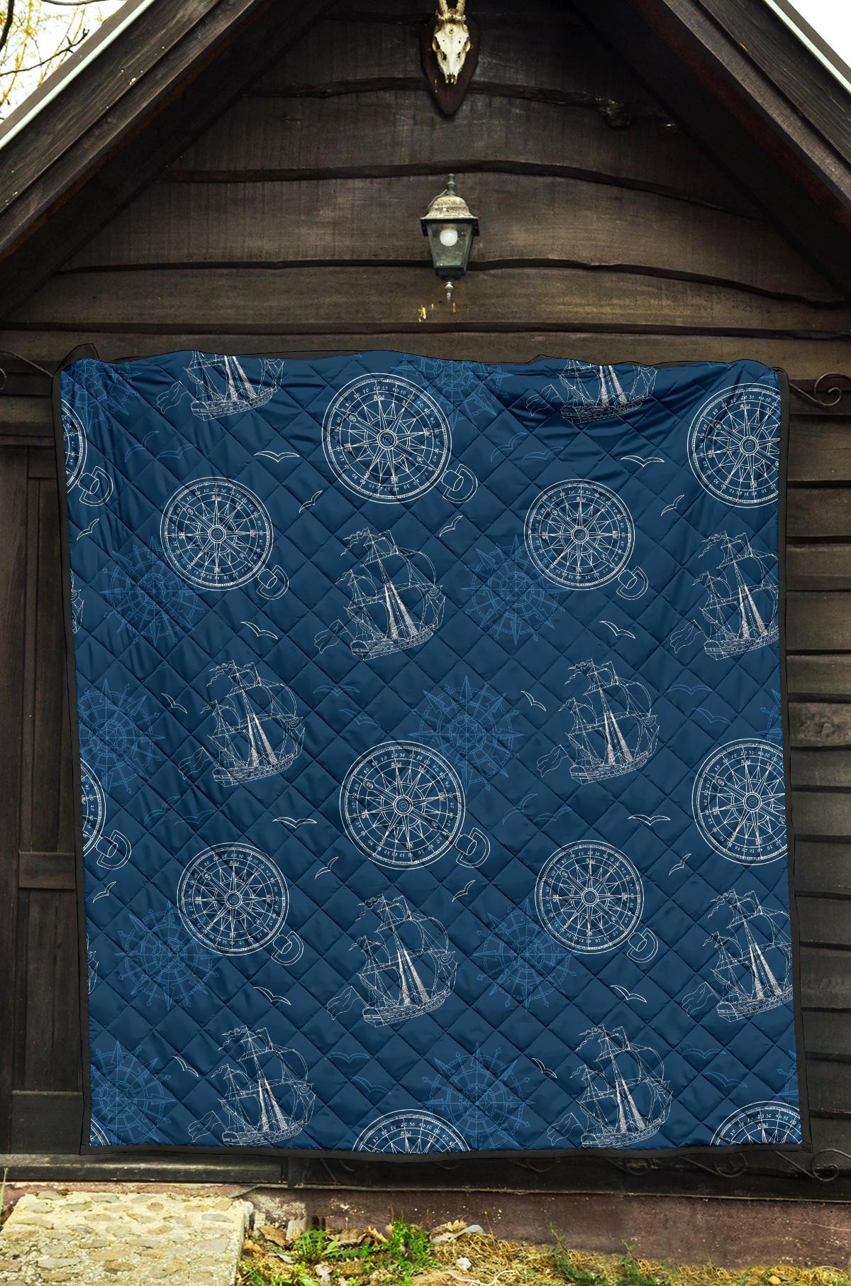 Compass Direction Pattern Print Quilt-grizzshop