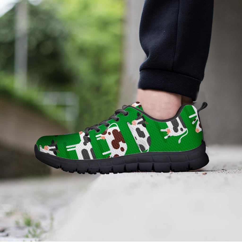 Cow In Green Grass Print Men's Sneakers-grizzshop