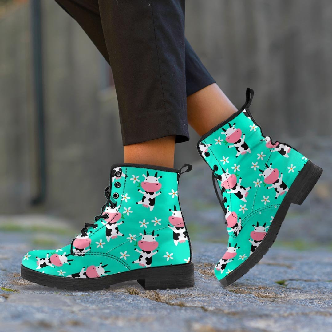 Cute Cow Floral Print Men's Boots-grizzshop