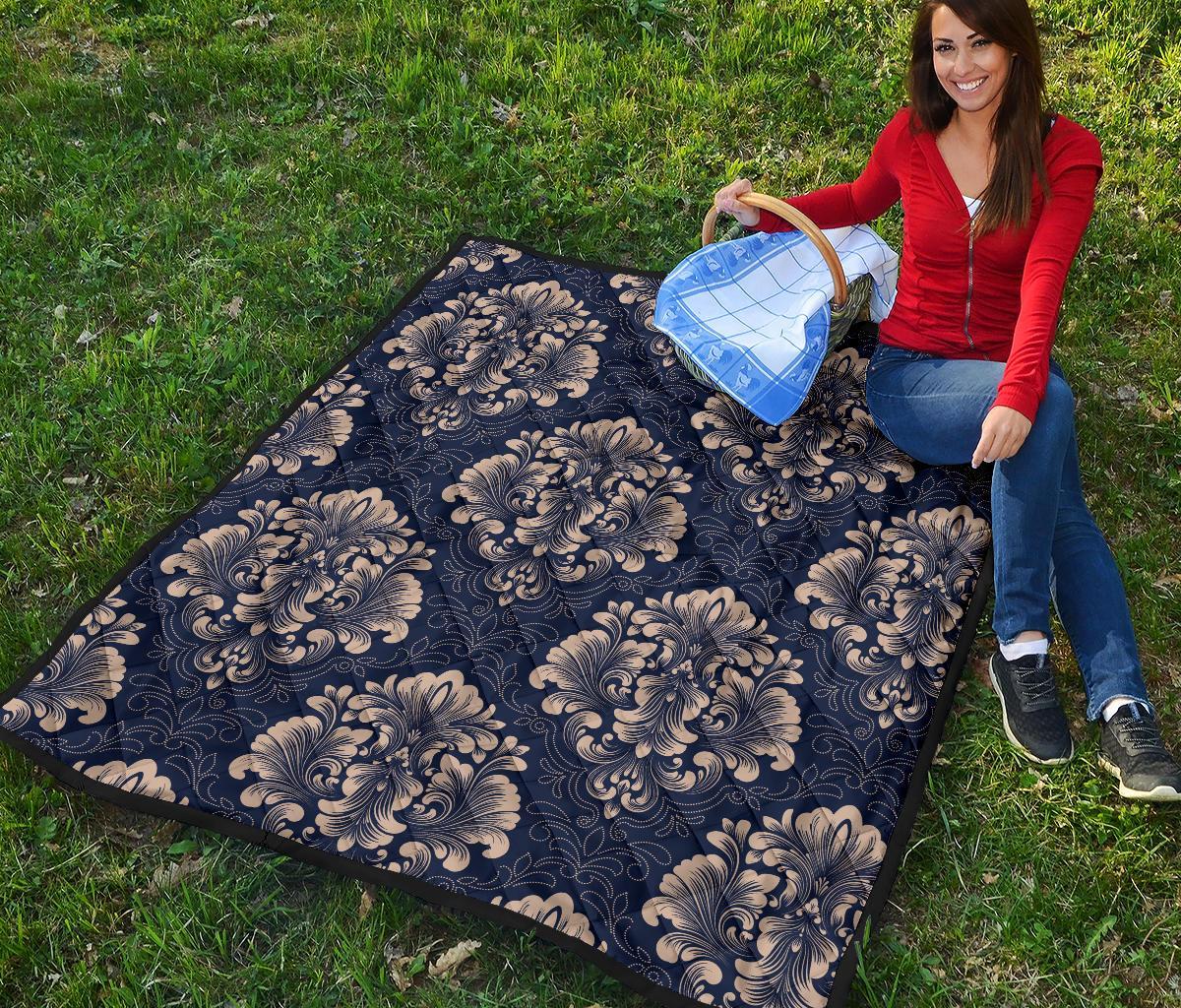 Damask Pattern Print Quilt-grizzshop