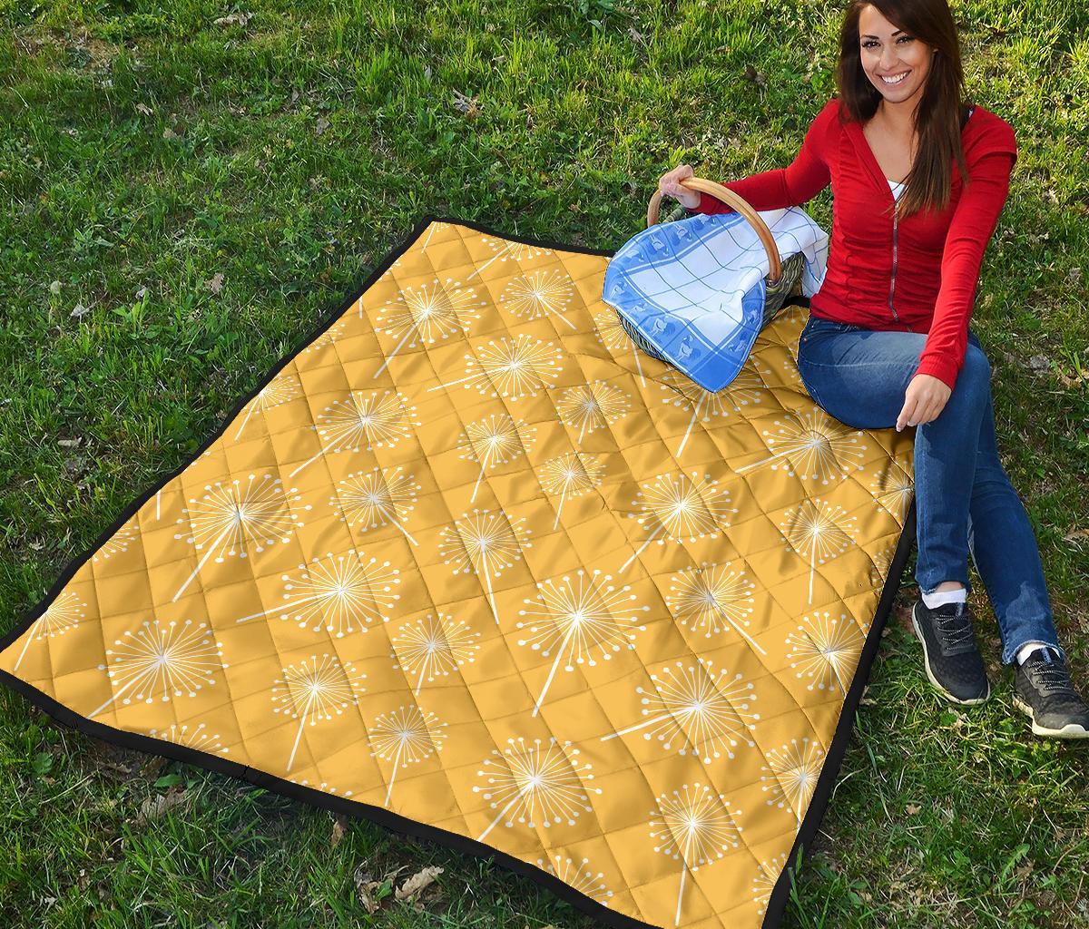 Dandelion Yellow Pattern Print Quilt-grizzshop