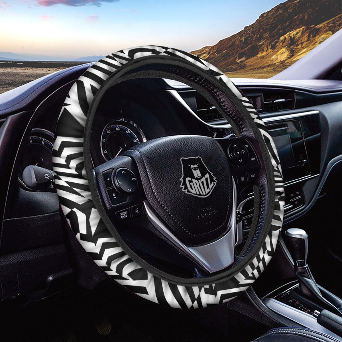 Dazzle White And Black Print Pattern Car Steering Wheel Cover-grizzshop