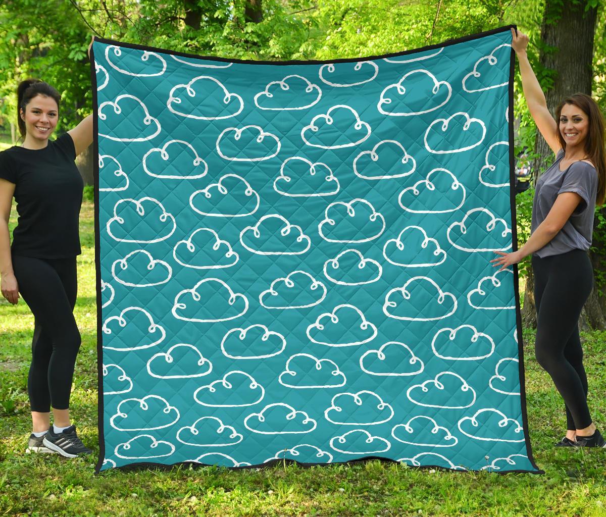 Drawn Cloud Pattern Print Quilt-grizzshop