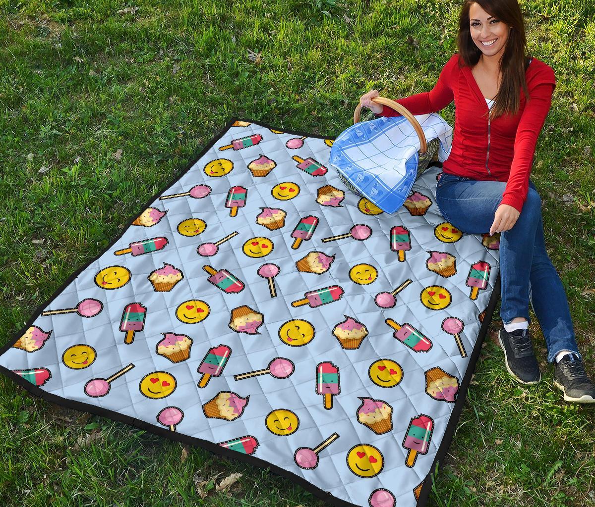 Emoji Dessert Pattern Print Quilt-grizzshop