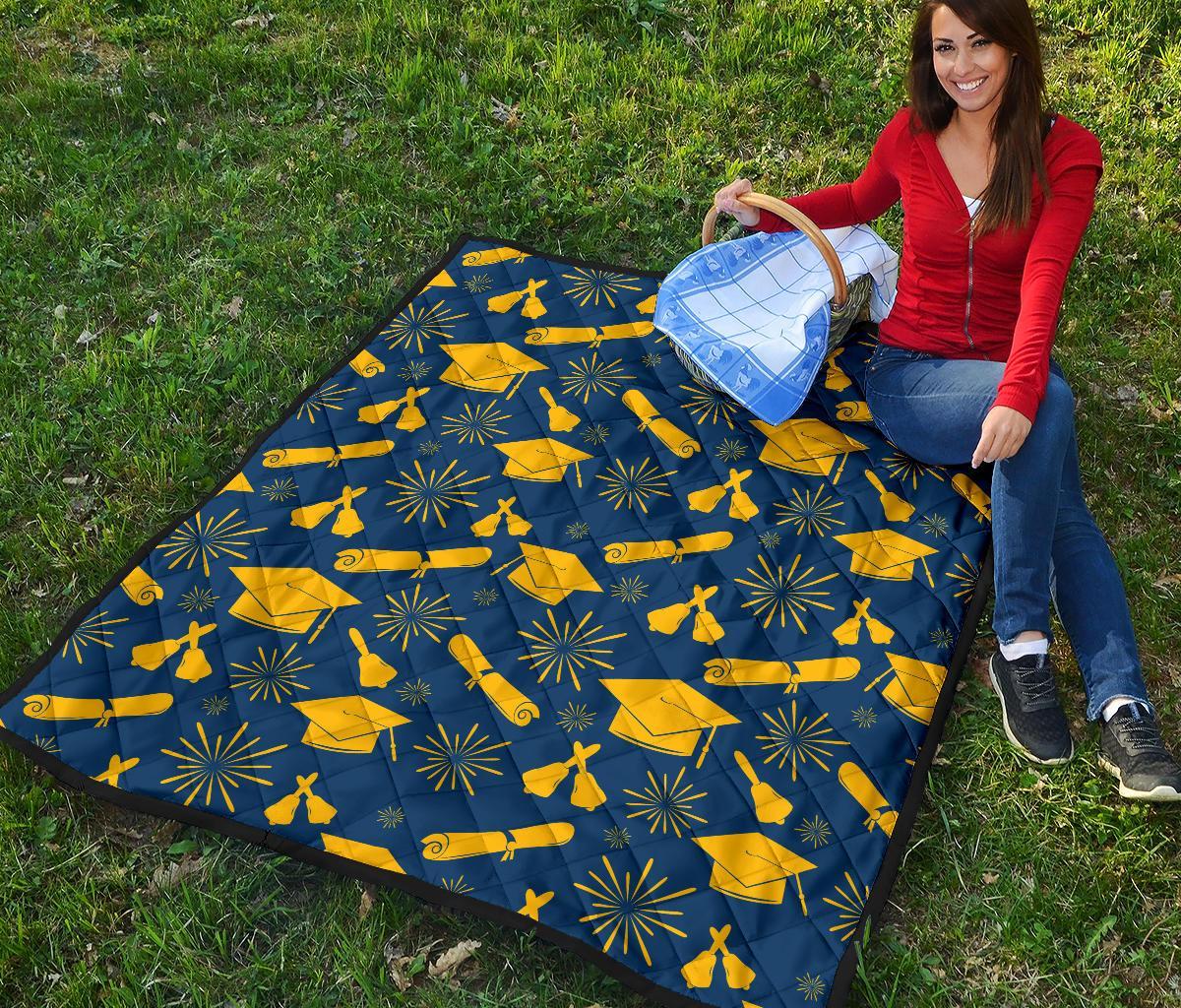 Graduation Pattern Print Quilt-grizzshop