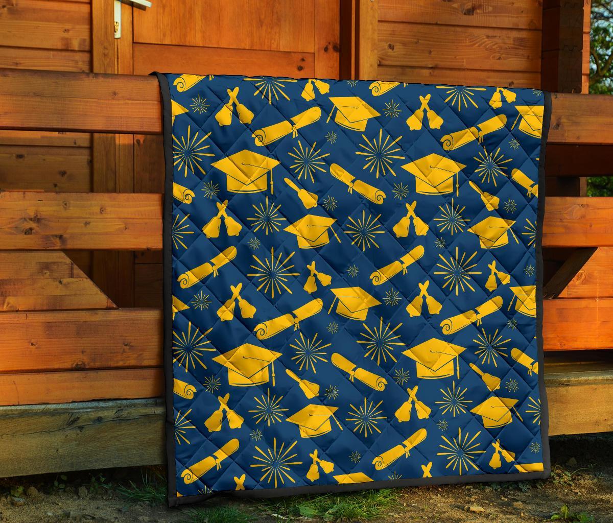 Graduation Pattern Print Quilt-grizzshop