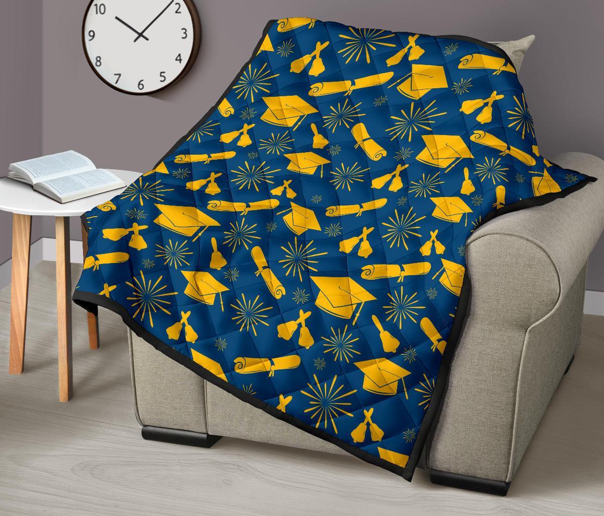 Graduation Pattern Print Quilt-grizzshop