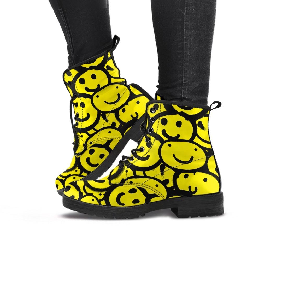 Graffiti Happy Emoji Print Women's Boots-grizzshop