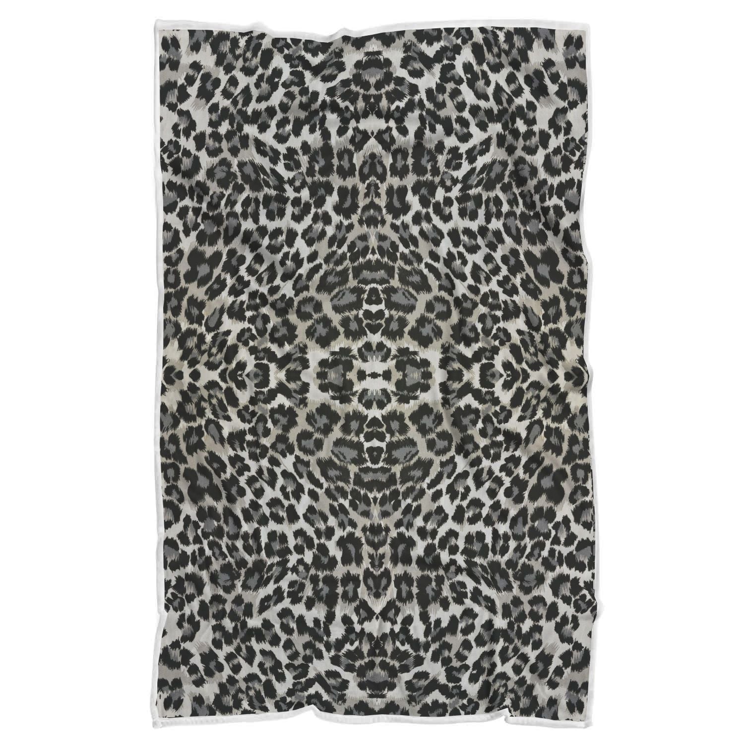 Gray Cheetah Leopard Pattern Print Throw Blanket-grizzshop