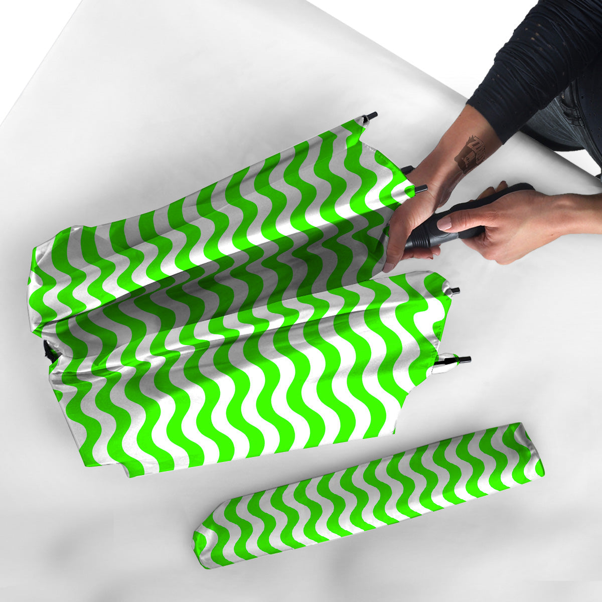 Green Neon Wave Striped Print Umbrella-grizzshop