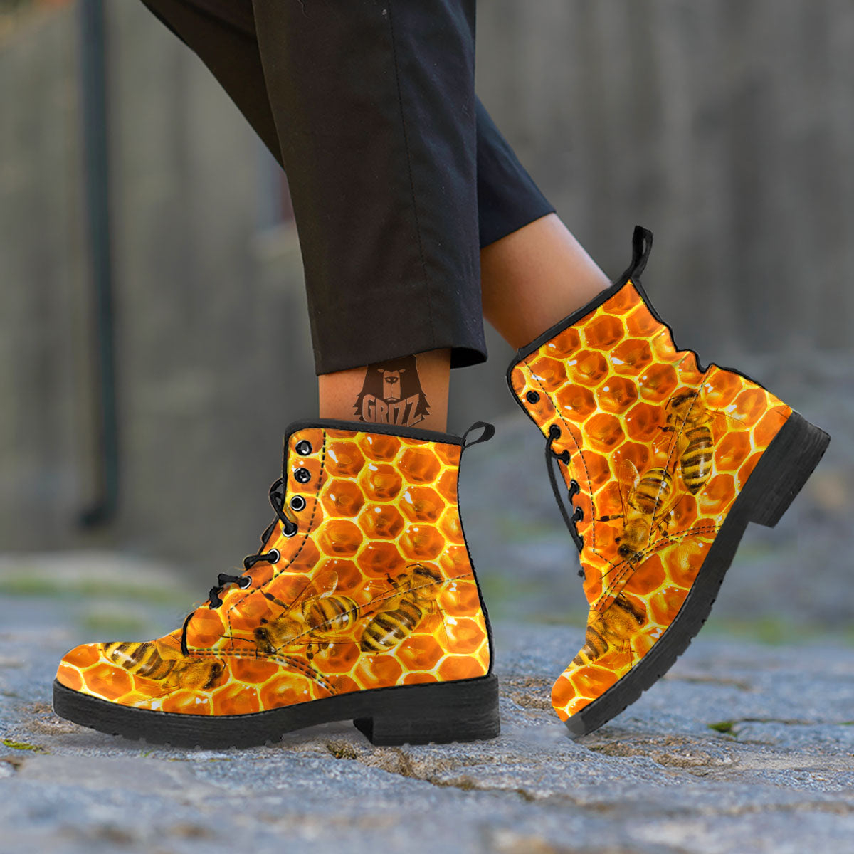 Hive Honey Bee Print Leather Boots-grizzshop