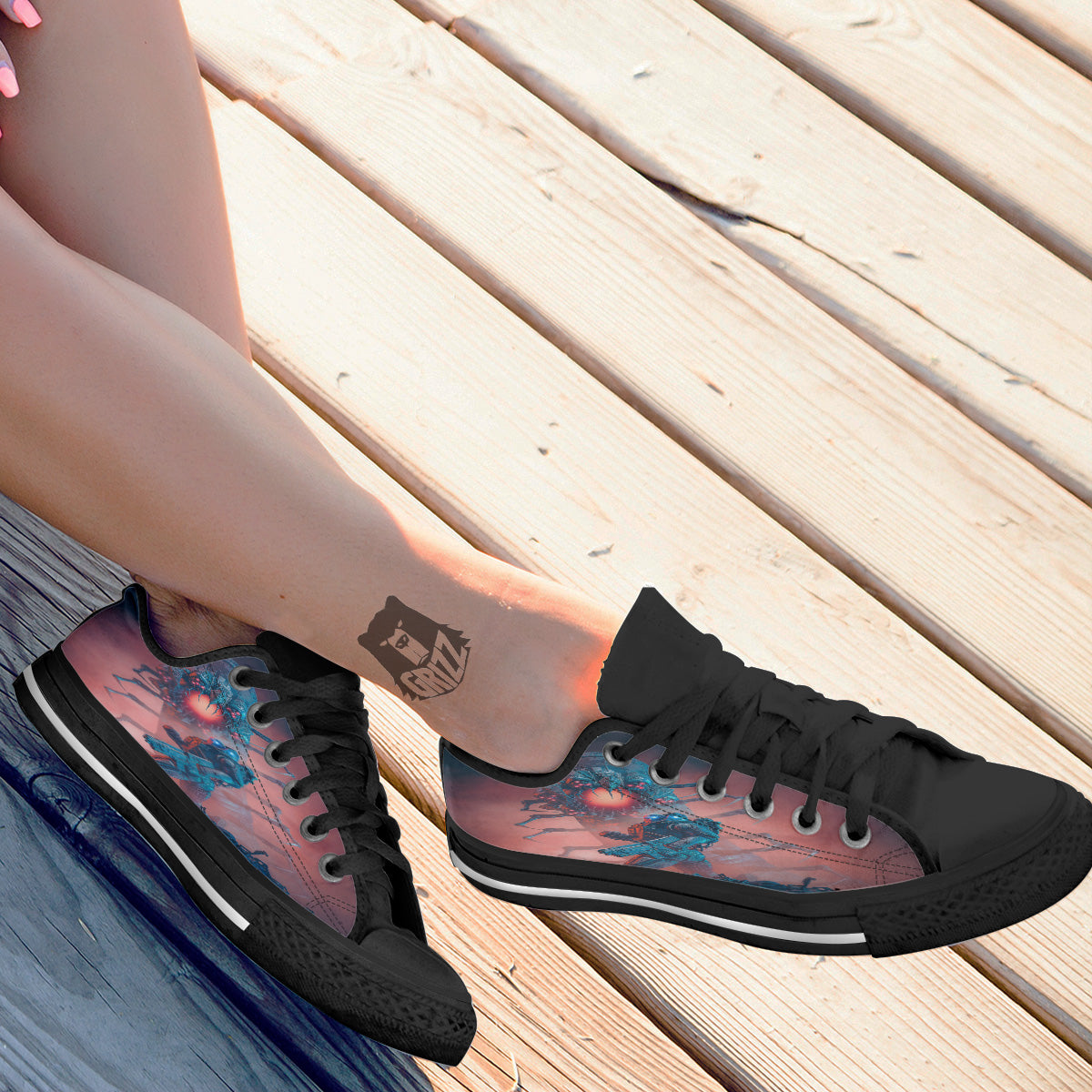 Hunting Alien Worm Print Black Low Top Shoes-grizzshop