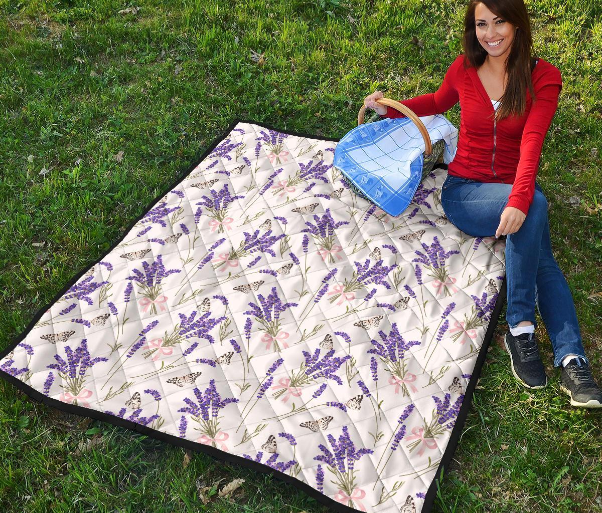 Lavender Floral Print Pattern Quilt-grizzshop