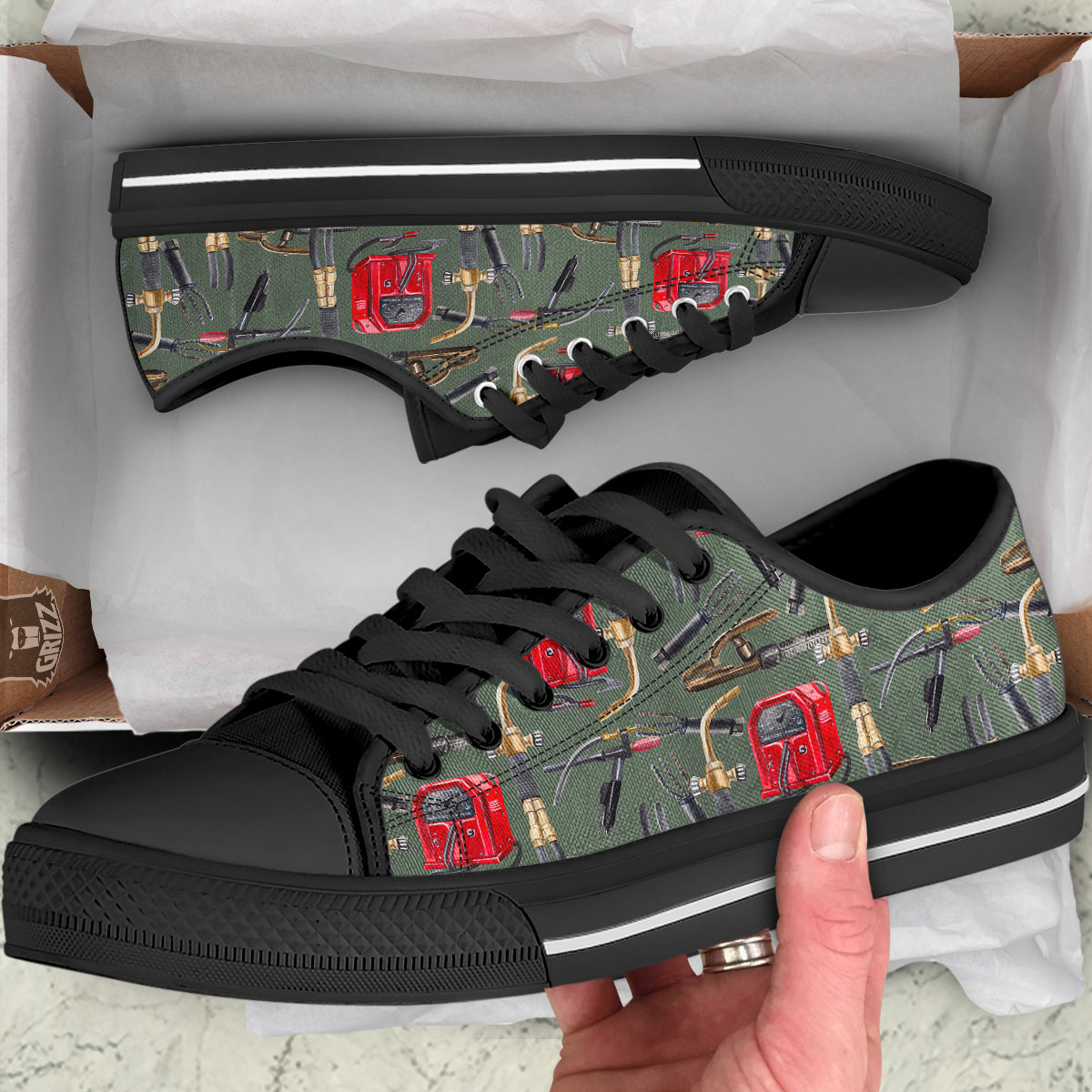 Machine Welding Print Pattern Black Low Top Shoes-grizzshop