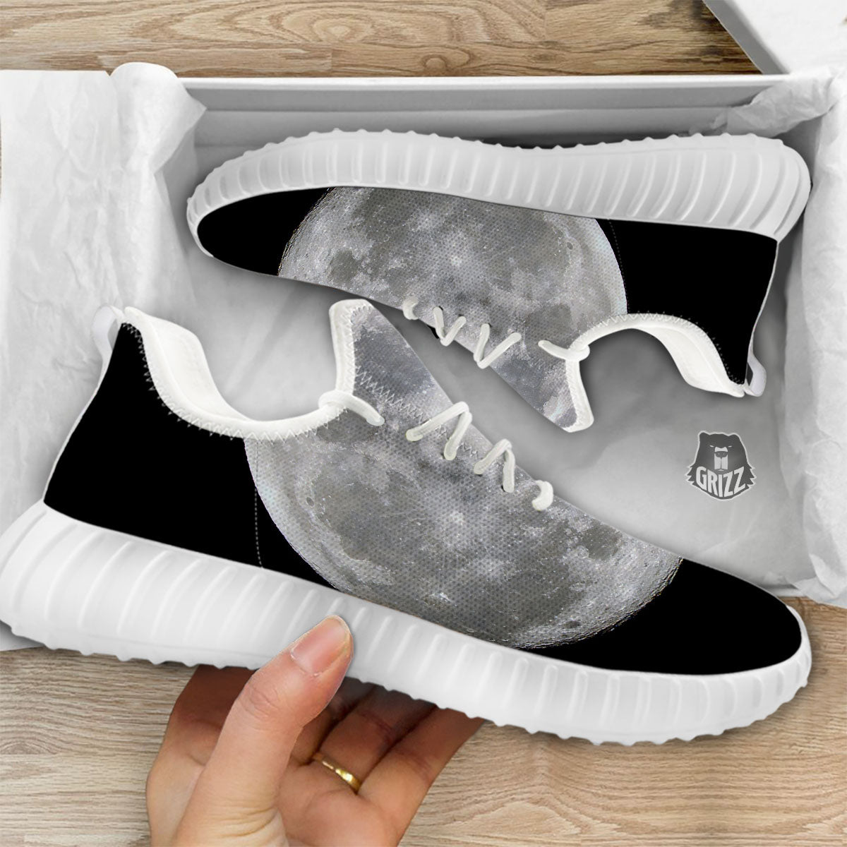 Moonlight White And Black Print White Walking Shoes-grizzshop