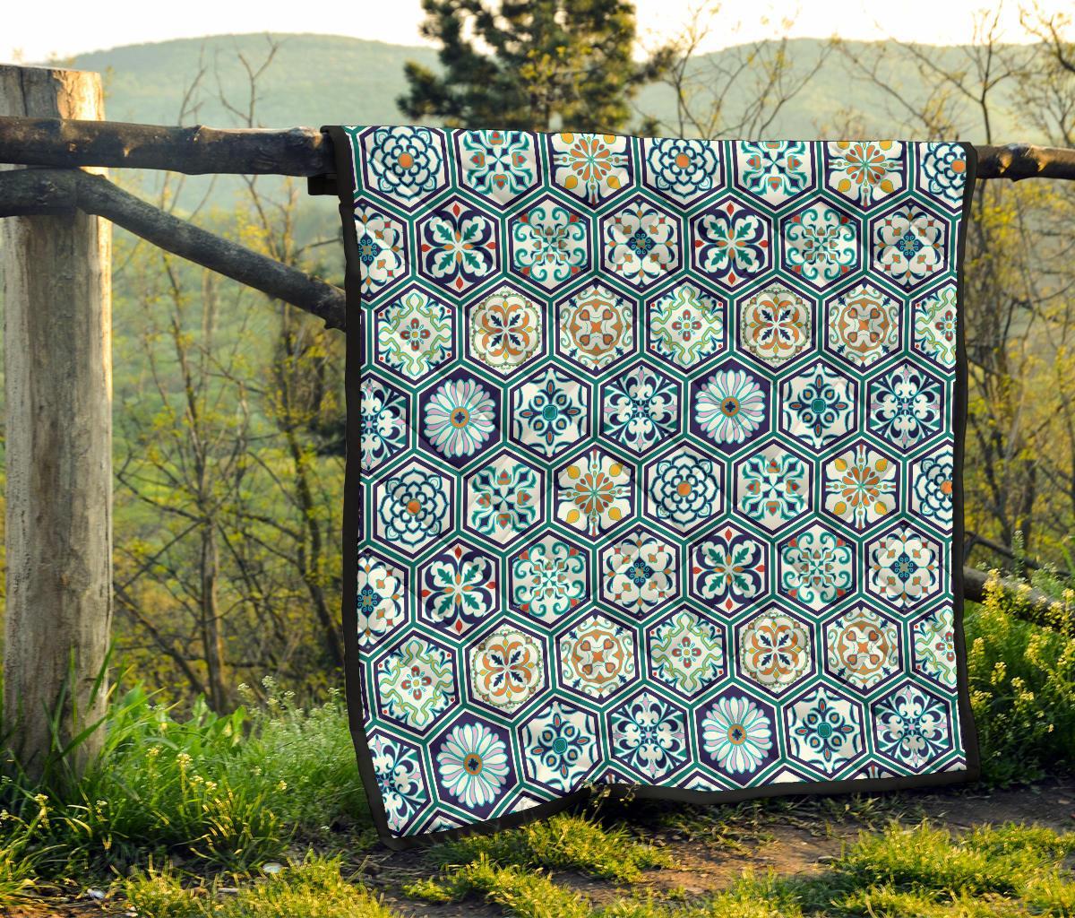 Mosaic Pattern Print Quilt-grizzshop
