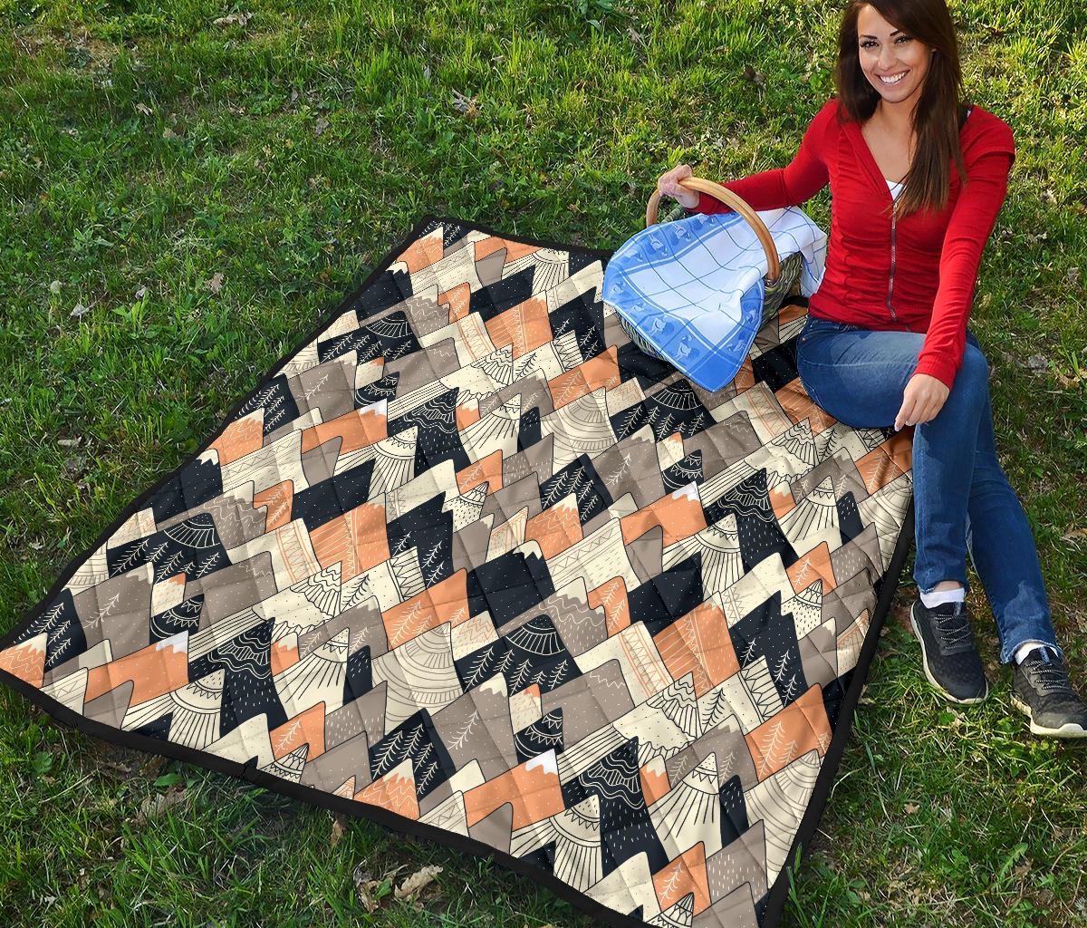 Mountain Pattern Print Quilt-grizzshop