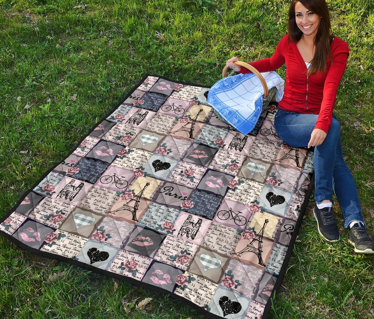 Paris Pattern Print Quilt-grizzshop