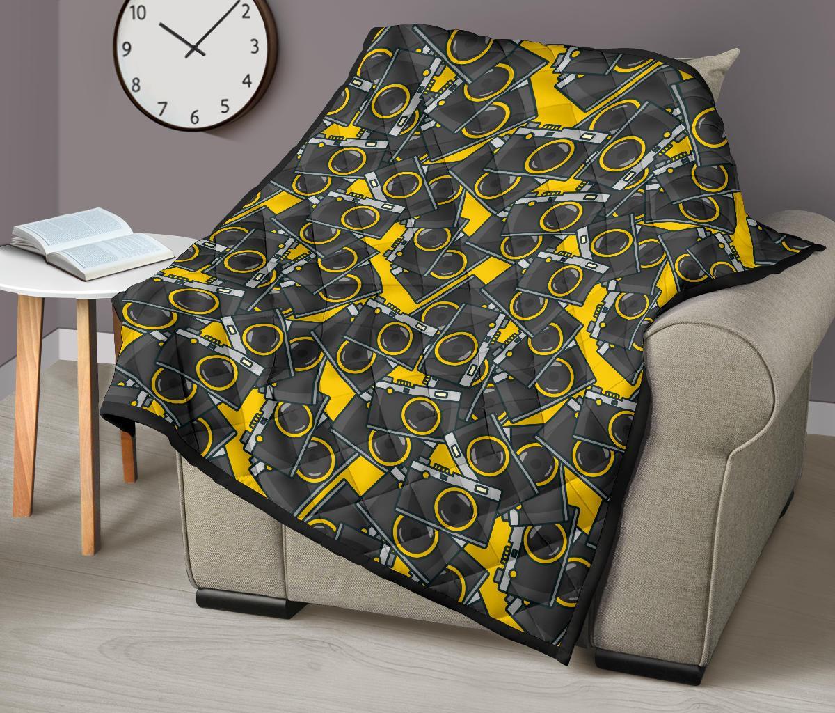 Pattern Print Camera Quilt-grizzshop