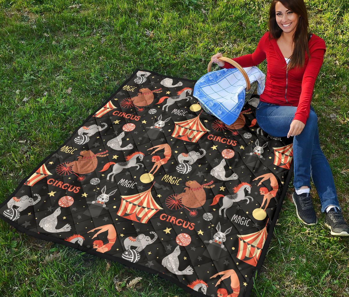 Pattern Print Circus Quilt-grizzshop