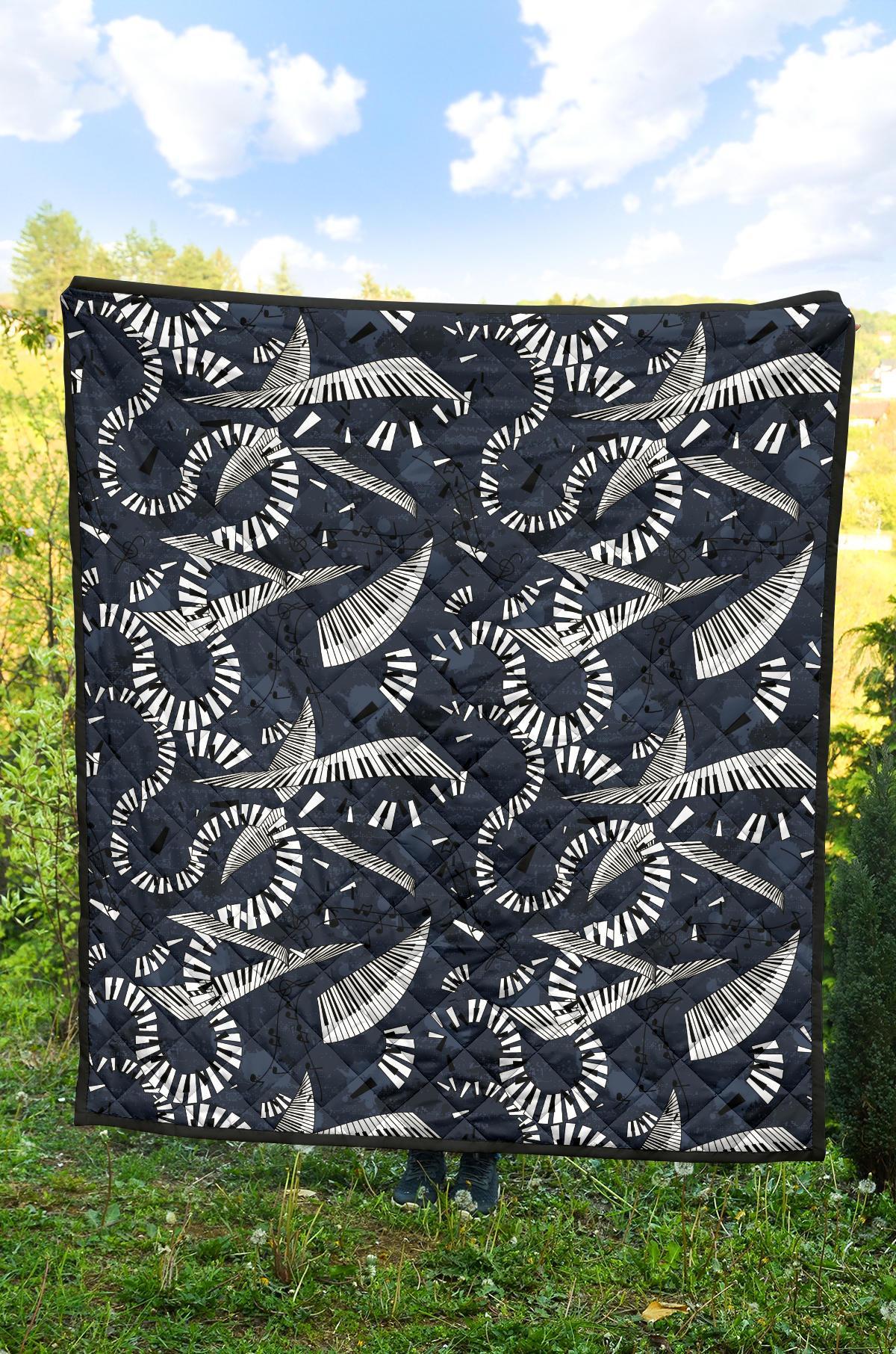 Piano Black Pattern Print Quilt-grizzshop