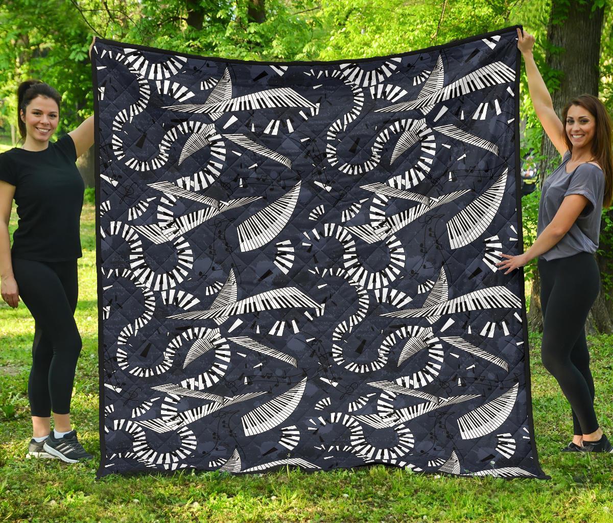 Piano Black Pattern Print Quilt-grizzshop