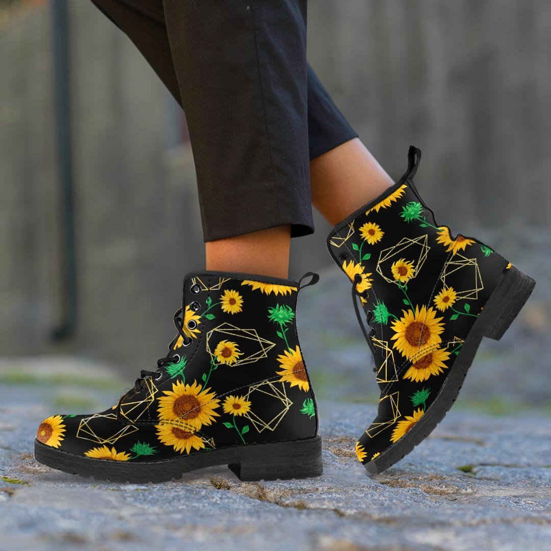 Polygonal Sunflower Men's Boots-grizzshop