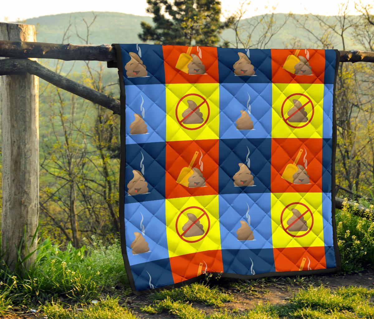 Poop Emoji Pattern Print Quilt-grizzshop