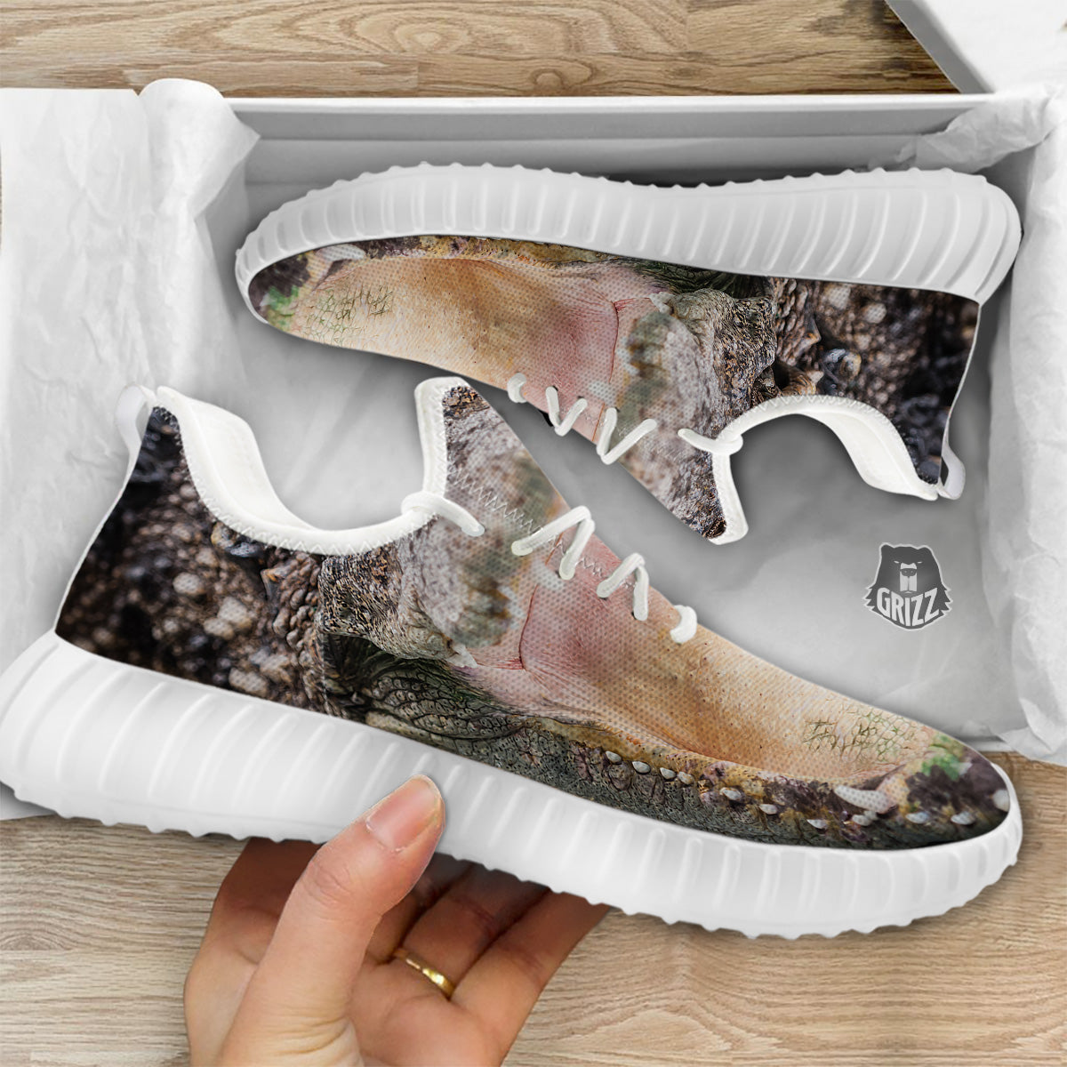 Portrait Crocodile Print White Walking Shoes-grizzshop