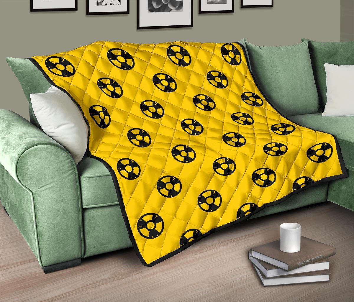 Radiation Pattern Print Quilt-grizzshop