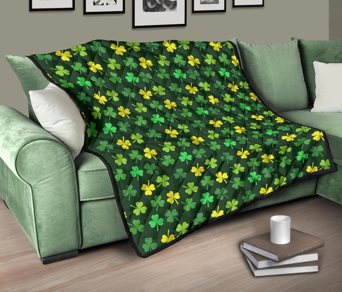 St Patrick's Day Shamrock Print Pattern Quilt-grizzshop