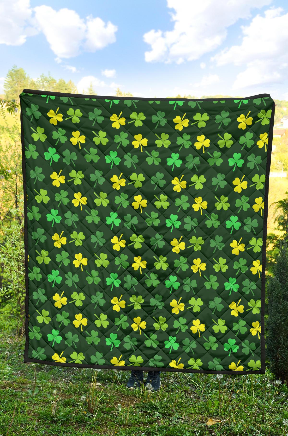 St Patrick's Day Shamrock Print Pattern Quilt-grizzshop