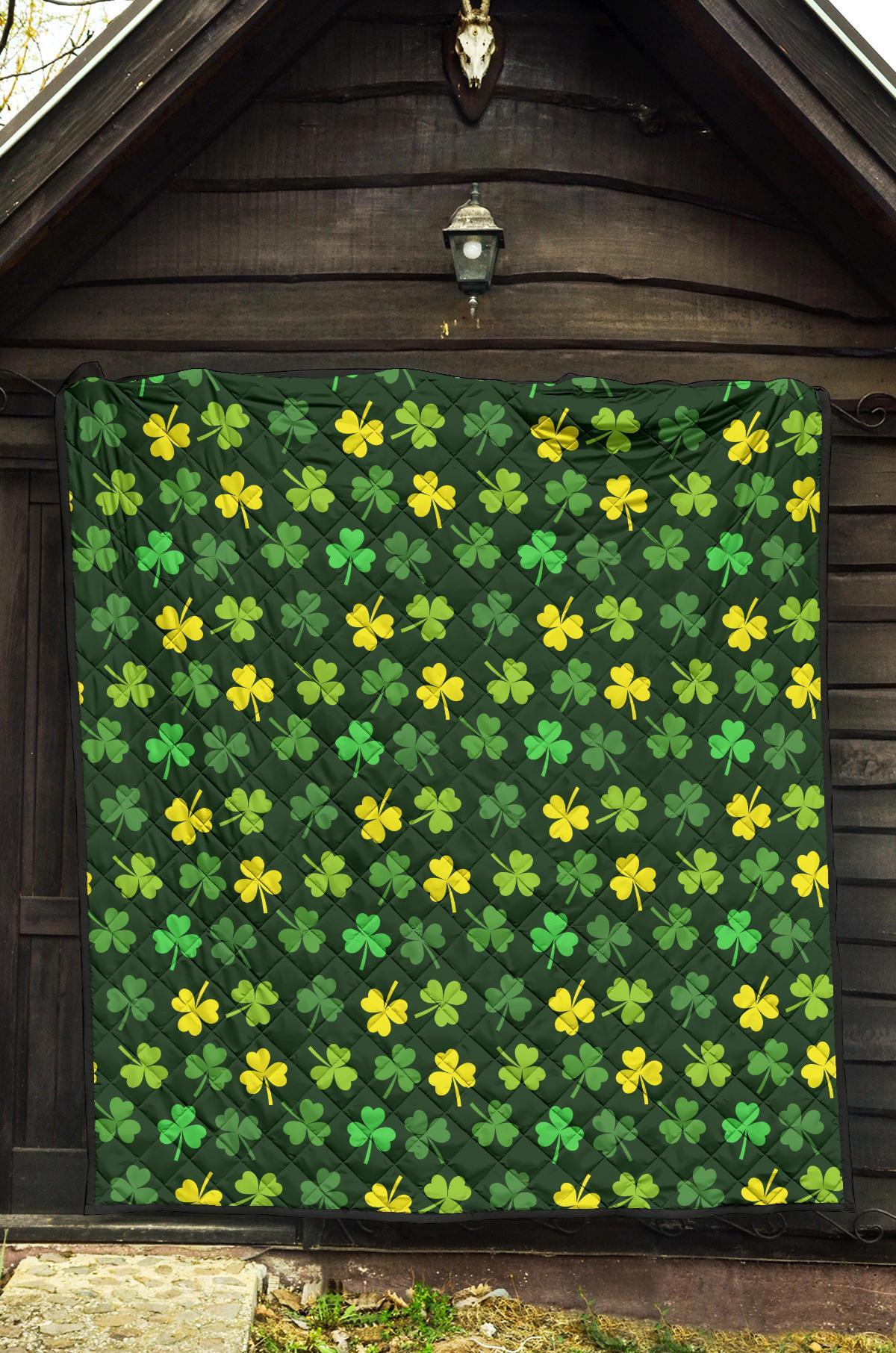 St Patrick's Day Shamrock Print Pattern Quilt-grizzshop