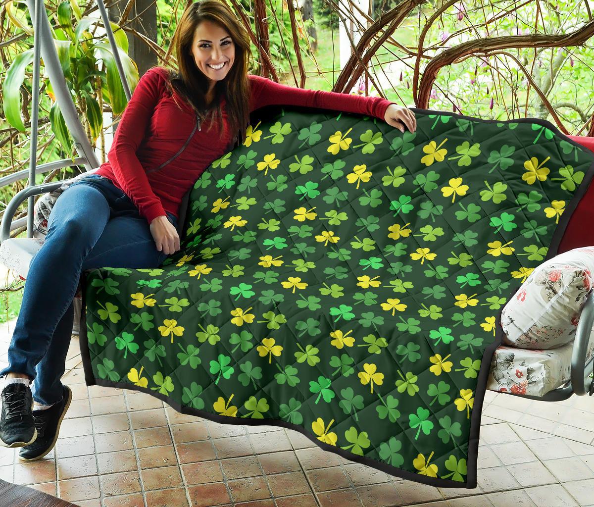 St Patrick's Day Shamrock Print Pattern Quilt-grizzshop