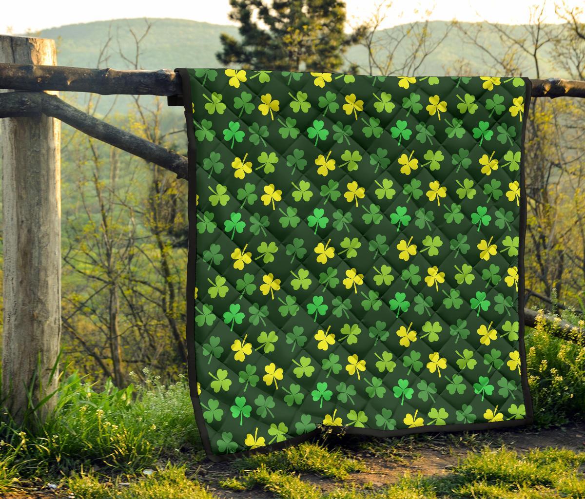 St Patrick's Day Shamrock Print Pattern Quilt-grizzshop