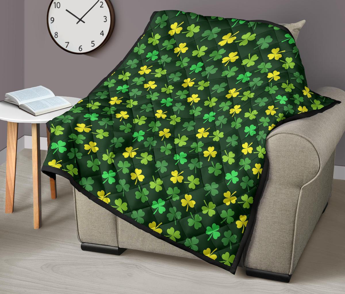 St Patrick's Day Shamrock Print Pattern Quilt-grizzshop