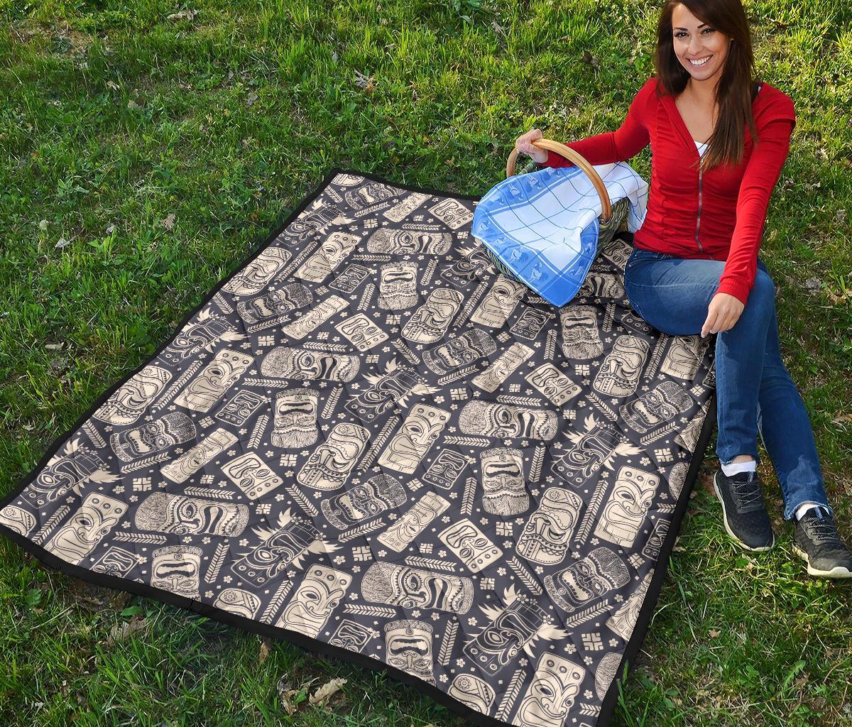 Tiki Pattern Print Quilt-grizzshop