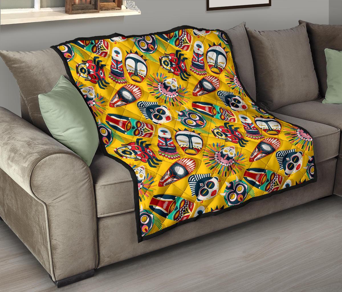 Totem Mask Pattern Print Quilt-grizzshop