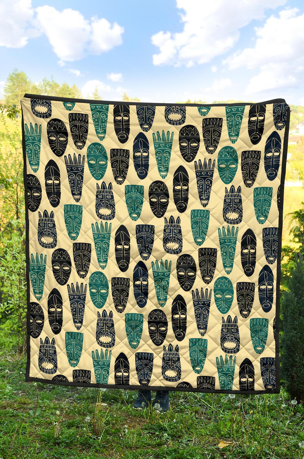 Totem Mask Print Pattern Quilt-grizzshop