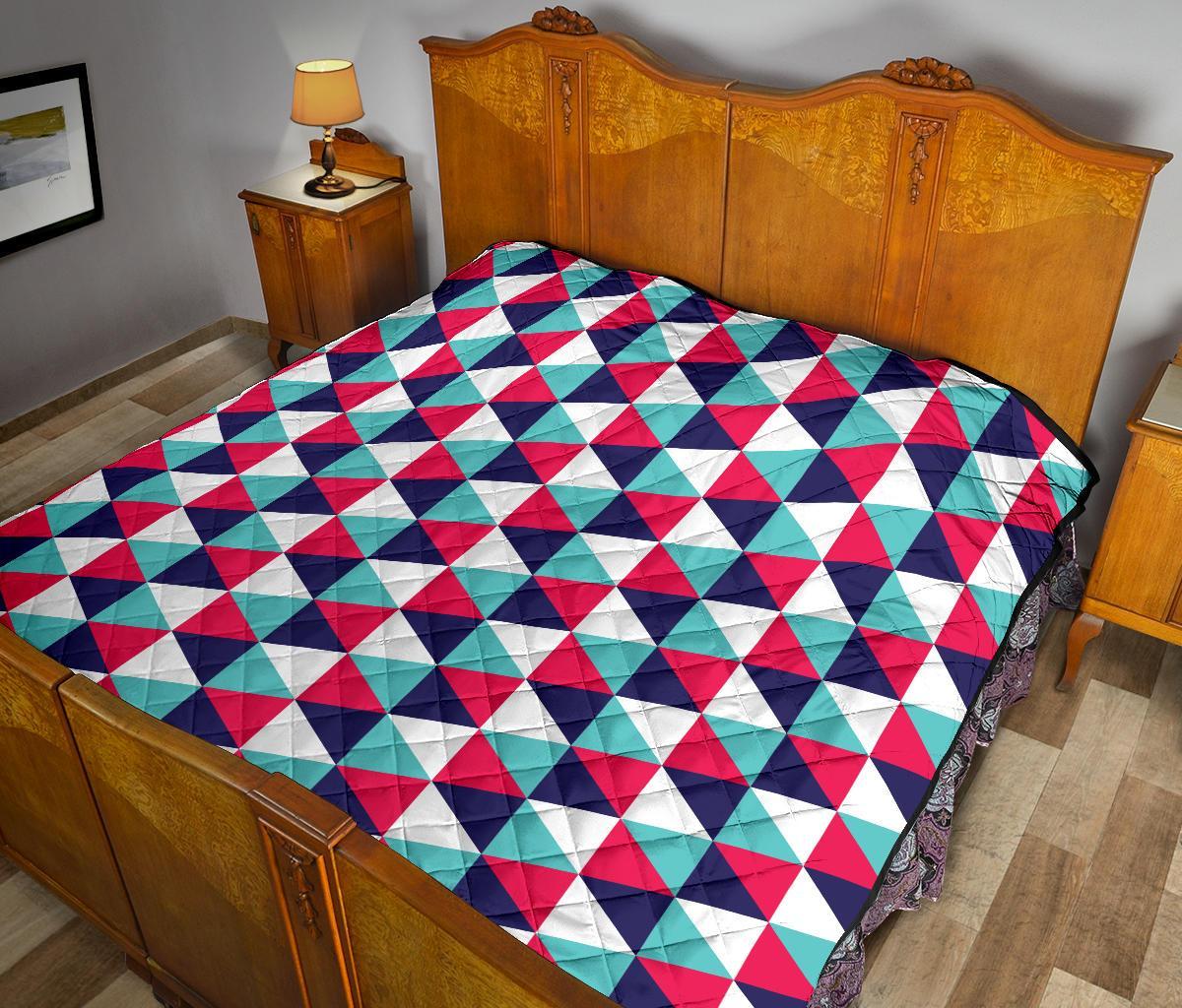 Triangle Pattern Print Quilt-grizzshop