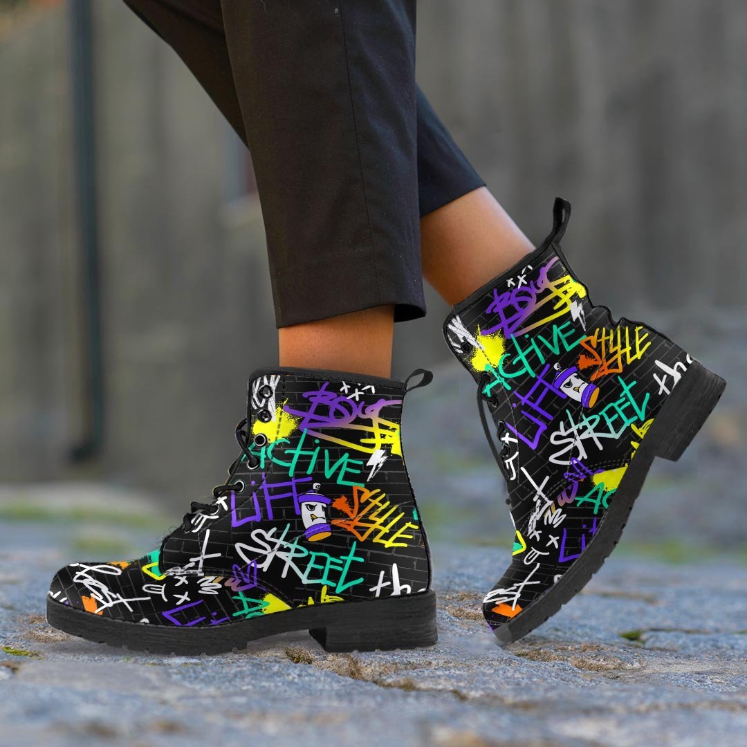 Urban Graffiti Print Men's Boots-grizzshop