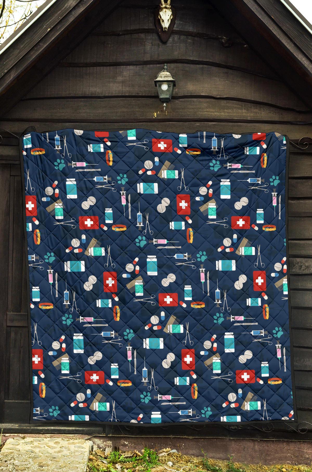 Veterianary Pattern Print Quilt-grizzshop